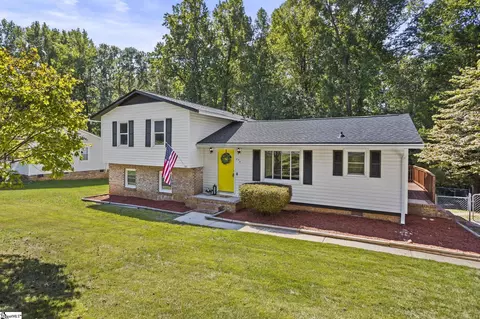 214 W Yellow Wood Dr, Simpsonville, SC 29680