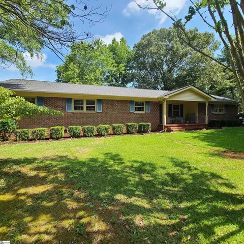 210 Beechwood Dr, Greer, SC 29651