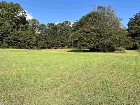 111 Lacey Ln, Spartanburg, SC 29301
