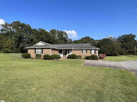 107 Lacey Ln, Spartanburg, SC 29301