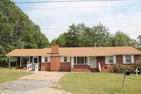 109 Riddle St, Laurens, SC 29360