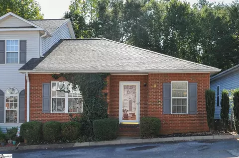 30 Huntress Dr, Greer, SC 29651