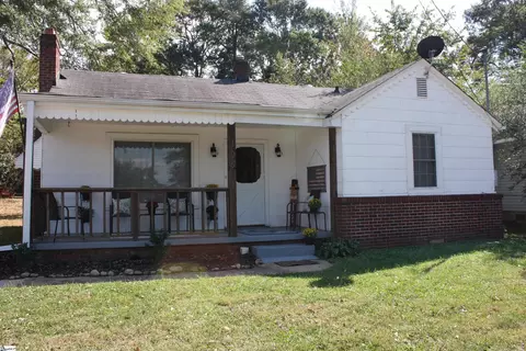 105 Park St, Easley, SC 29640