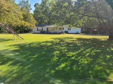 331 Riggins Rd, Pickens, SC 29671