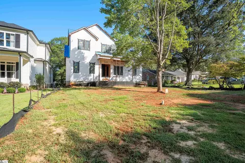 38 Rockwood Dr, Greenville, SC 29605