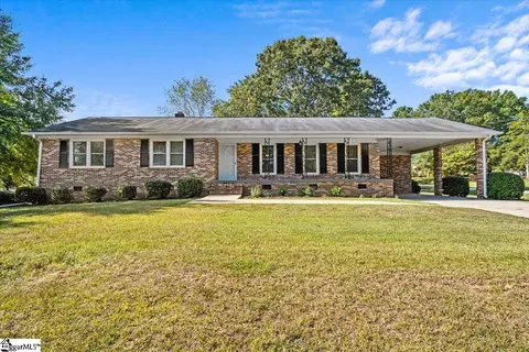 61 Sherman Dr, Laurens, SC 29360