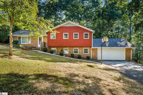 106 Holly Rd, Taylors, SC 29687