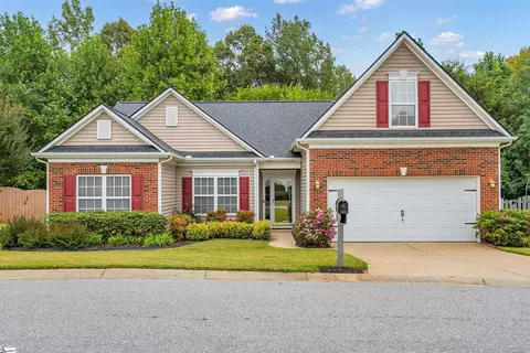 652 Timber Walk Dr, Simpsonville, SC 29681