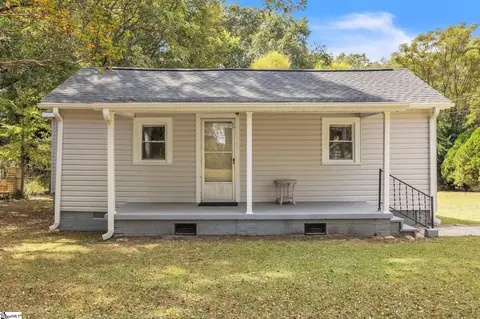 206 Sunset St, Spartanburg, SC 29307