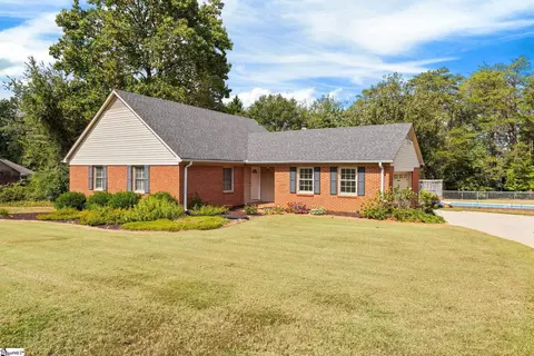 104 Frederick St, Greer, SC 29651
