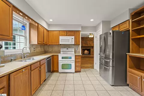 104 Frederick St, Greer, SC 29651 photo 7
