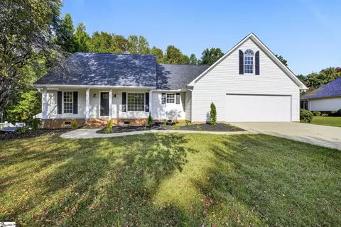 344 Shallowford Dr, Boiling Springs, SC 29316