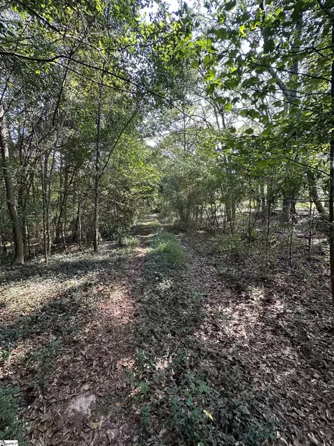 212 Old Tabernacle Rd, Belton, SC 29627