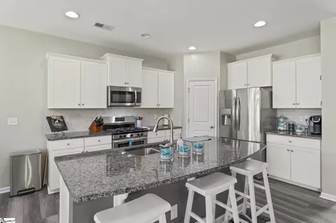 209 E Fair Haven Ln, Lyman, SC 29365 photo 9