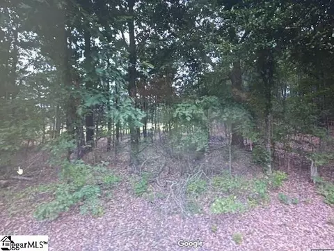 703 Fairforest Dr, Greenwood, SC 29649