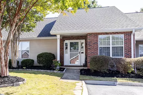 5 Enoree View Dr, Greer, SC 29650