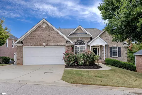 34 Glenaire Dr, Greer, SC 29650