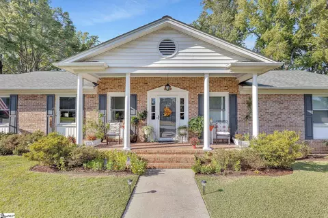 7 Wildaire Ln, Greenville, SC 29615