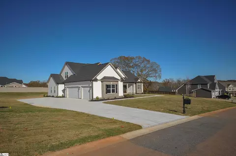 1013 Waterside Dr, Easley, SC 29642 photo 2