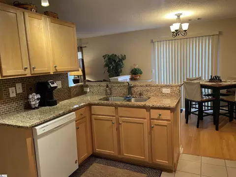 16 Sunfield Ct, Greer, SC 29650 photo 6