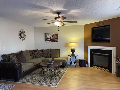 16 Sunfield Ct, Greer, SC 29650 photo 2