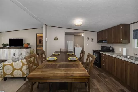 748 E Fleming Dr, Inman, SC 29349 photo 6
