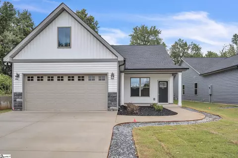 161 Riverside Dr, Taylors, SC 29687