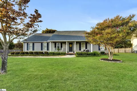 12 Chariot Ln, Simpsonville, SC 29681