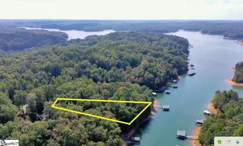 104 Bay Ct, Westminster, SC 29693