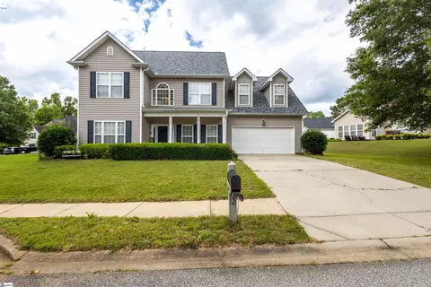 904 Morning Mist Ln, Simpsonville, SC 29680