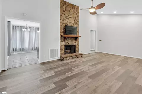 20 Paddock Ln, Greer, SC 29650 photo 6