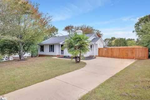 20 Paddock Ln, Greer, SC 29650 photo 2
