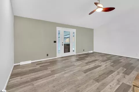 20 Paddock Ln, Greer, SC 29650 photo 8