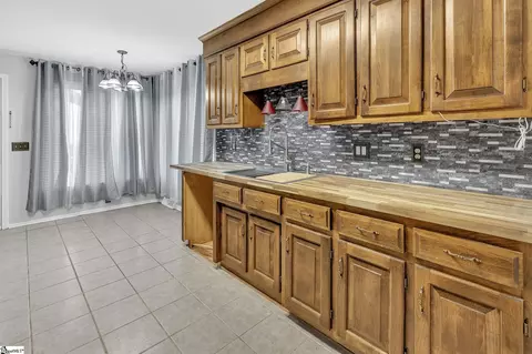 20 Paddock Ln, Greer, SC 29650 photo 3