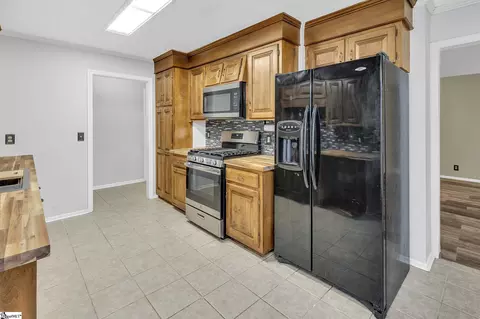 20 Paddock Ln, Greer, SC 29650 photo 4