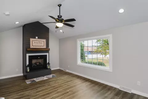 600 E 2nd Ave, Easley, SC 29642 photo 14