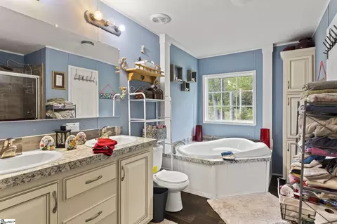 111 Camelot Dr, Belton, SC 29627 photo 5
