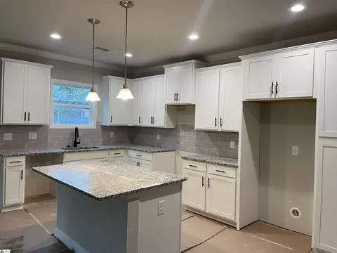306 Camperdown Ct, Easley, SC 29642 photo 2