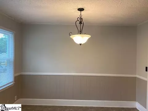 107 S Beverly Ln, Greer, SC 29650 photo 3