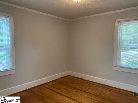 107 S Beverly Ln, Greer, SC 29650 photo 8
