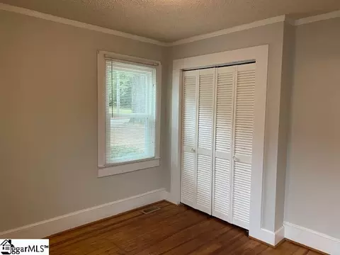 107 S Beverly Ln, Greer, SC 29650 photo 9