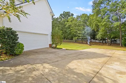 137 Red Maple Cir, Easley, SC 29642 photo 2