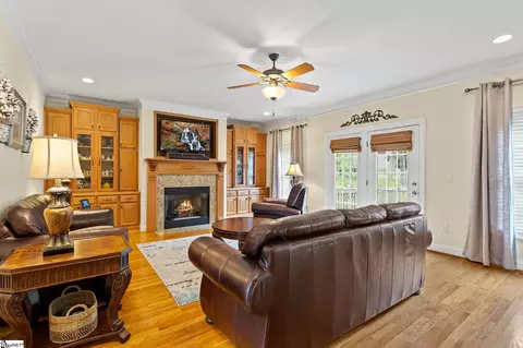 137 Red Maple Cir, Easley, SC 29642 photo 6