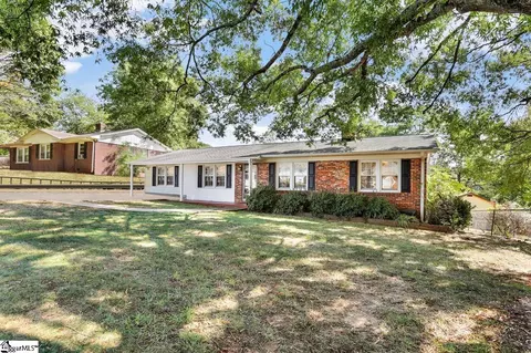 19 Wentworth St, Greenville, SC 29605