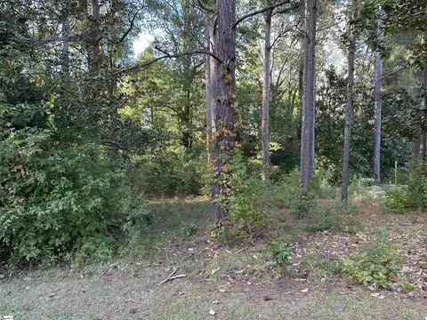 102 Ridgewood Cir, Greenwood, SC 29649
