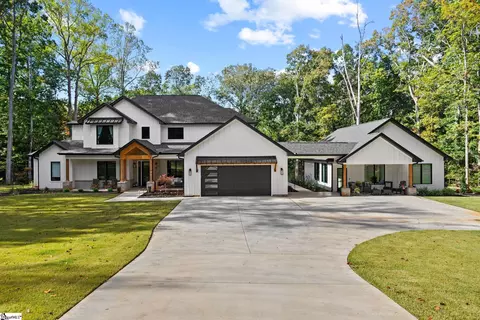 11 Mill Rocks Dr, Greer, SC 29651