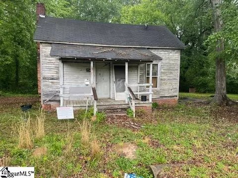 250 Washington St, Woodruff, SC 29388