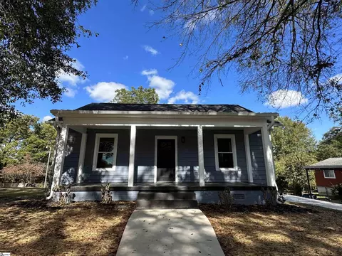 22 W 5th St, Greenville, SC 29611