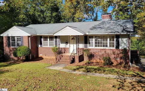 12 Piney Woods Ln, Greenville, SC 29605