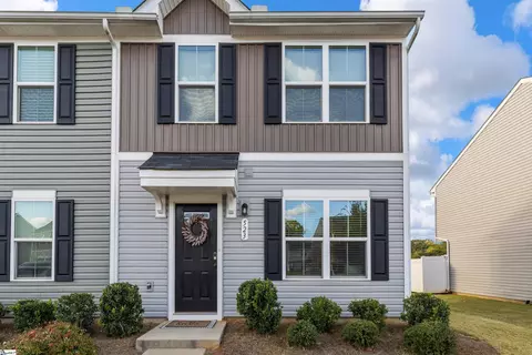 523 Hampton Townes Dr, Greenville, SC 29617